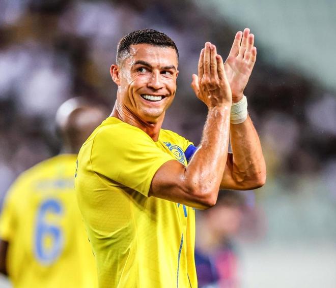 YIHAO- 锐不可当首场状态出色，利物浦观众沸腾！，C罗重返赛场再创辉煌时刻